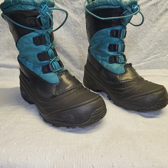 The North Face Turquoise and Charcoal Snow Boots - Picture 3 of 10